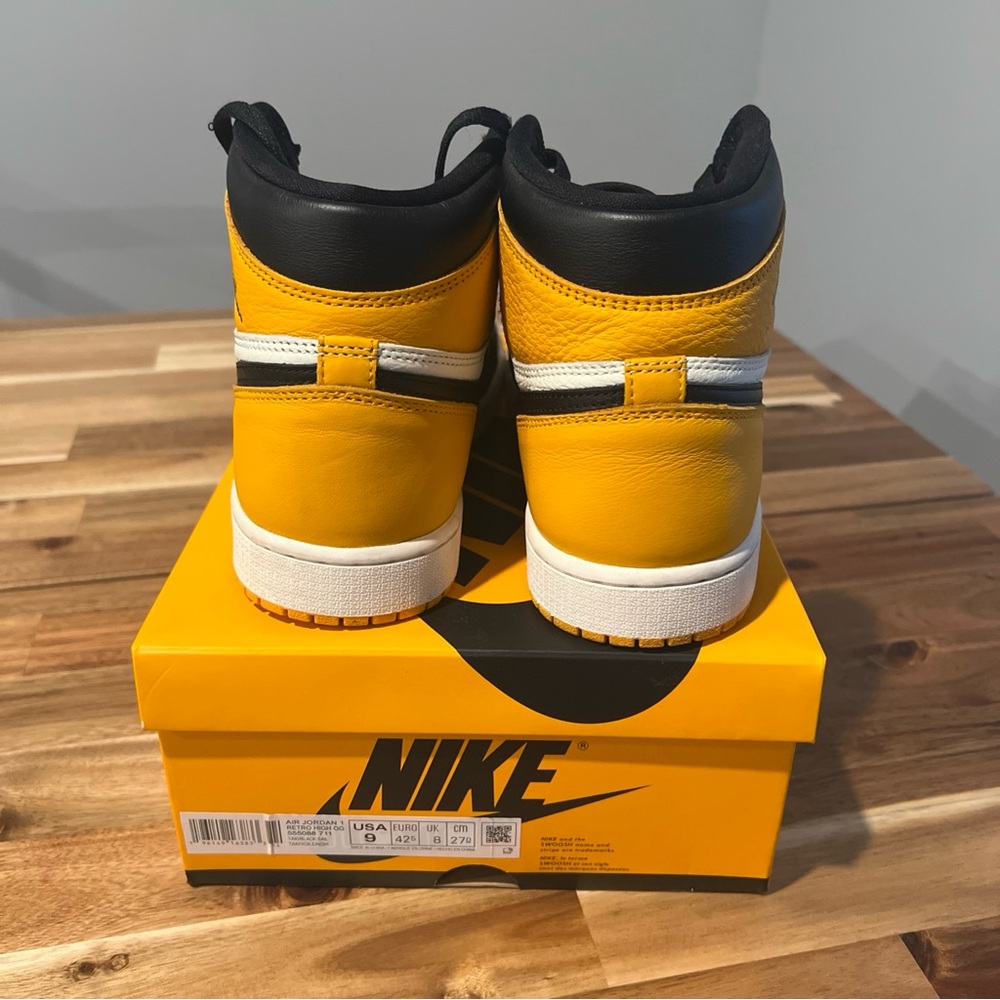 Nike High-Top Sneakers Black and Yellow - Picture 4 of 6
